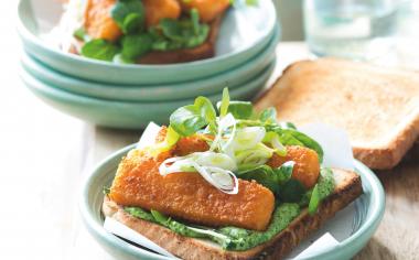 Sendvič s rybími prsty & zelenou majonézou