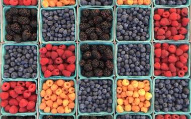Jaké vitaminy obsahuje letní ovoce?